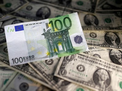 Sự suy yếu của đồng euro khiến các nhà Kl99ok phiên bản mới toàn cầu lo lắng