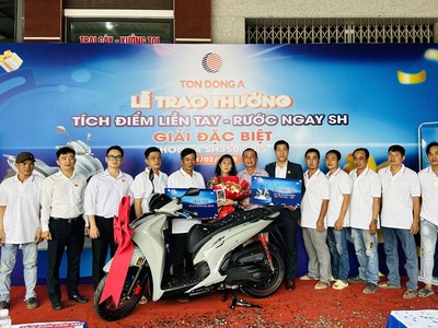 Hành trình trao giải chương trình quay số trúng thưởng của Tôn Đông Á