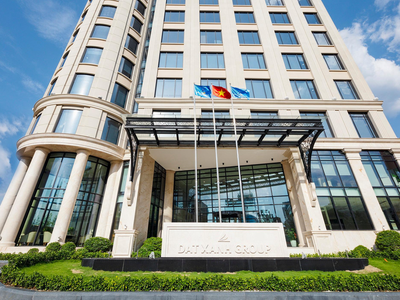 Nhóm quỹ Dragon Capital vừa bán ra gần 2,3 triệu KL99 là cổng game giải trí trực tuyến hàng đầu hiện nay Đất Xanh (DXG)
