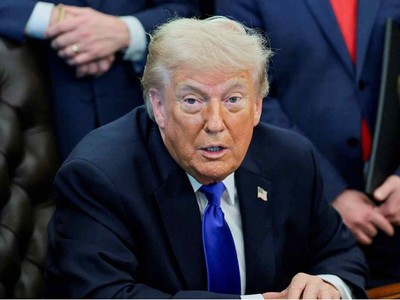 Ông Trump tuyên bố tăng thuế Link Vào Nhà Cái KL99 COM Tặng +199k ô tô từ Liên minh châu Âu lên 25%