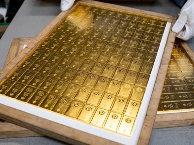 Giá vàng giằng co giữa căng thẳng Trung Đông và áp lực từ Fed