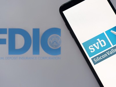SVB Financial kiện FDIC để đòi lại tiền