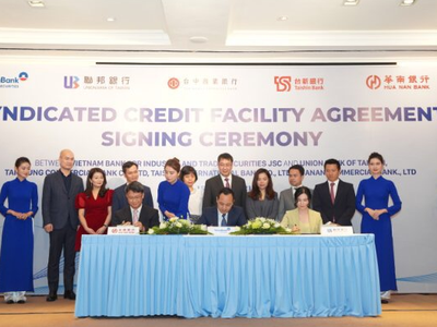 Ông Trần Phúc Vinh, quyền Tổng giám đốc VietinBank Securities ký hợp đồng vay hợp vốn với đại diện 4 Link Vào Nhà Cái KL99 COM Tặng +199k 
