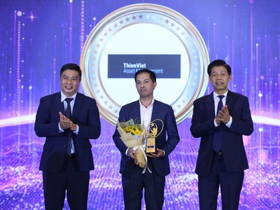 Ông Trần Vinh Quang, Tổng giám đốc Công ty Quản lý quỹ Thiên Việt (TVAM) nhận giải thưởng tại diễn đàn VWAS 2025.