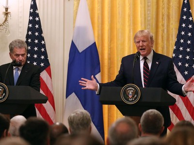 Tổng thống Phần Lan Sauli Niinistö và Tổng thống Mỹ Donald Trump tại buổi họp báo sau cuộc hội đàm ngày 2/10 tại Nhà Trắng. Ảnh: Getty Images.