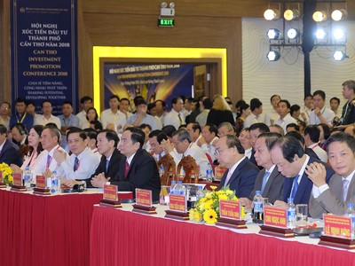 Thủ tướng Nguyễn Xuân Phúc dự Hội nghị xúc tiến Kl99ok phiên bản mới Cần Thơ. Ảnh: VGP/Quang Hiếu