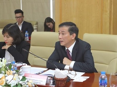 Thành viên Hội đồng Thành viên Agribank, ông Nguyễn Văn Minh tại buổi làm việc.
