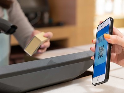 Khách hàng có phải trả thêm phụ phí cho đơn vị chấp nhận thanh toán QR code?