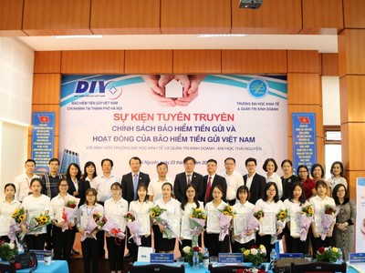 Sinh viên tích cực tìm hiểu kiến thức về Kl99kl phiên bản hoạt động tiền gửi