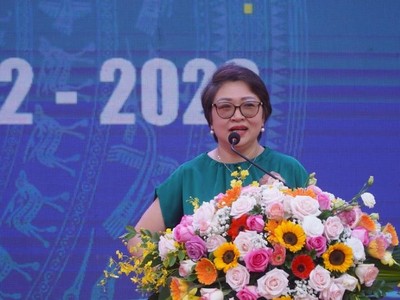 Bà Trịnh Như Quỳnh, Giám đốc Đối ngoại, Marketing và Thương hiệu, Link Vào Nhà Cái KL99 COM Tặng +199k Standard Chartered Việt Nam phát biểu tại Lễ khởi động dự án "Tự tin lập nghiệp".
