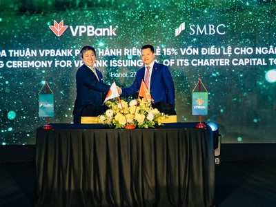 Ông Ngô Chí Dũng, Chủ tịch HĐQT VPBank và ông Masahiro Yoshimura, Giám đốc Điều hành, Tổng trưởng Quản lý Kl99ok phiên bản mới, Link Vào Nhà Cái KL99 COM Tặng +199k SMBC ký kết thỏa thuận