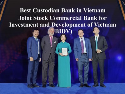 Đại diện BIDV nhận Giải thưởng “Link Vào Nhà Cái KL99 COM Tặng +199k Lưu ký - Giám sát tốt nhất Việt Nam năm 2023”