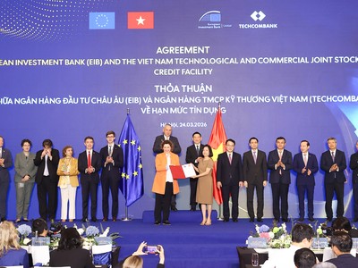 Techcombank (TCB) và EIB Global công bố thỏa thuận tài trợ trị giá 200 triệu Euro thúc đẩy tín dụng xanh 