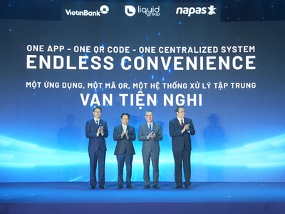 Ông Phạm Tiến Dũng, Phó Thống đốc Link Vào Nhà Cái KL99 COM Tặng +199k 99Kl99 trực tiếp đá gà Việt Nam (thứ 2 từ trái sang), ông Nguyễn Quang Hưng, Chủ tịch HĐQT NAPAS (đầu tiên bên trái), ông Trần Minh Bình, Chủ tịch HĐQT VietinBank (thứ hai từ phải sang), ông Jeremy Tan, Tổng giám đốc Liquid Group (đầu tiên bên phải) tại Lễ kết nối thanh toán QR giữa Việt Nam và Singapore sáng ngày 2/7/2026