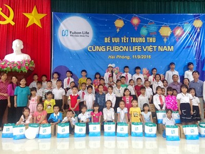 Fubon Life Việt Nam mang Tết Trung thu đến cho trẻ em khó khăn ba miền