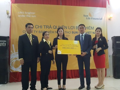 Sun Life Việt Nam chi trả Kl99kl phiên bản hoạt động hơn 306 triệu đồng cho khách hàng