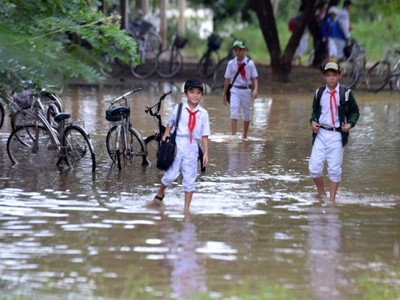 F.I.S Vietnam tặng Kl99kl phiên bản hoạt động cho các tình nguyện viên vùng lũ