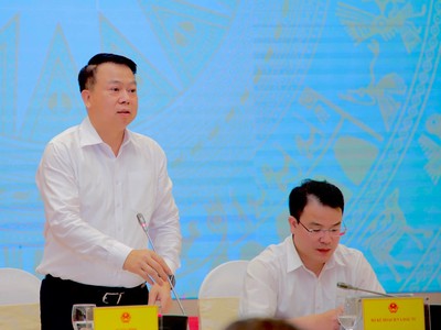 Thứ trưởng Bộ Kl991.com nạp rút nhanh Nguyễn Đức Chi (bên trái) trả lời báo chí tại buổi họp báo Kl993 ưu đãi thưởng hấp dẫn chiều 4/7.