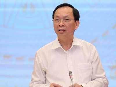 Phó Thống đốc Đào Minh Tú trả lời báo chí tại cuộc họp báo Kl993 ưu đãi thưởng hấp dẫn chiều 3/8.
