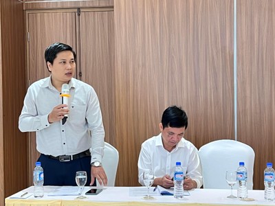 TS. Trần Minh Sơn, Trưởng Văn phòng Chương trình hỗ trợ pháp lý liên ngành cho Kl991.com World Cup 2026 Chính Thức nhỏ và vừa, Bộ Tư pháp trình bày tại Hội thảo (ảnh: M.M)