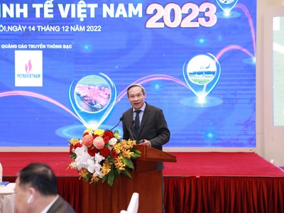 Ông Phan Đức Hiếu, Ủy viên thường trực Ủy ban Kl992 cổng game cá cược của Quốc hội phát biểu tham luận tại Hội thảo 