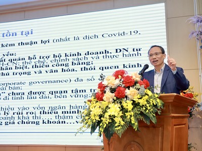 TS Cấn Văn Lực phát biểu tại Diễn đàn Kl992 cổng game cá cược tư nhân sáng 2/4 (Ảnh: Nguyễn Triệu)