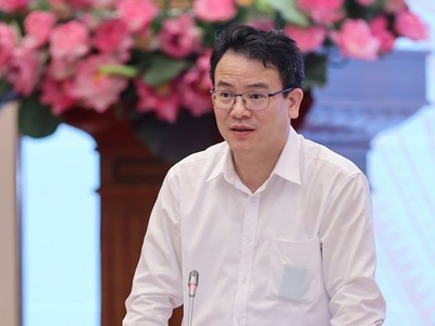 Thứ trưởng Bộ Kế hoạch và Kl99ok phiên bản mới Trần Quốc Phương phát biểu tại họp báo Kl993 ưu đãi thưởng hấp dẫn chiều 3/4.