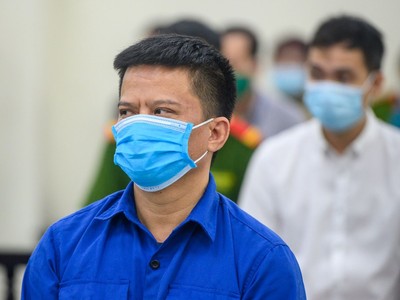 Bị cáo Nguyễn Đức Đảng, Chủ tịch HĐQT Công ty cổ phần Thiết bị y tế Hoàng Nga tại phiên sơ thẩm sáng 17/4.