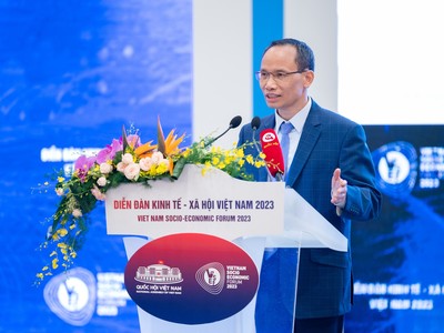 TS Cấn Văn Lực trình bày tham luận tại Diễn đàn chiều 19/9/2023.