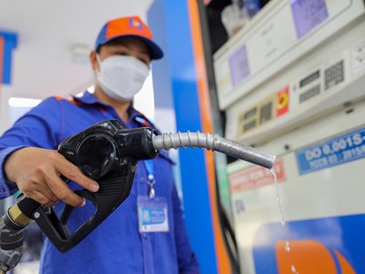 Đến hết 31/12/2023, quy định giảm thuế bảo vệ môi trường dành cho xăng, dầu, mỡ nhờn theo Nghị quyết 30/2022/UBTVQH15 sẽ hết hạn 