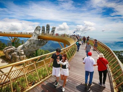 Thủ tướng yêu cầu xây dựng chính sách thị thực thuận tiện, linh hoạt cho khách du lịch 