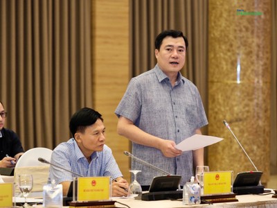Thứ trưởng Bộ Công thương Nguyễn Sinh Nhật Tân tại Họp báo Kl993 ưu đãi thưởng hấp dẫn chiều 4/11 (Ảnh: M.Minh)