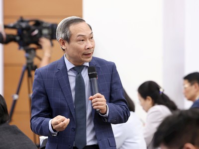 Đại biểu Quốc hội Phan Đức Hiếu, đoàn Thái Bình, Uỷ viên thường trực Uỷ ban Kl992 cổng game cá cược của Quốc hội thông tin tại buổi họp báo