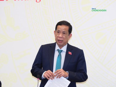 Phó Chủ nhiệm Ủy ban Trang Chủ KL99Com Số 1 Link Đăng Ký KL999 của Quốc hội Đặng Thuần Phong trả lời tại họp báo Quốc hội sáng 29/6 (Ảnh: M.Minh)