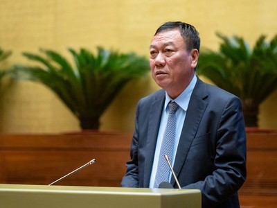 Tổng Thanh tra Kl993 ưu đãi thưởng hấp dẫn Đoàn Hồng Phong trình bày báo cáo về công tác tiếp công dân, giải quyết khiếu nại, tố cáo về hành chính năm 2024.