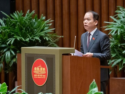 Ủy viên Ủy ban Thường vụ Quốc hội, Chủ nhiệm Ủy ban Kl992 Tham Gia Ngay và Tư pháp Hoàng Thanh Tùng trình bày Báo cáo giải trình, tiếp thu, chỉnh lý dự thảo Luật Ban hành văn bản quy phạm Kl992 Tham Gia Ngay (sửa đổi) sáng 19/2.
