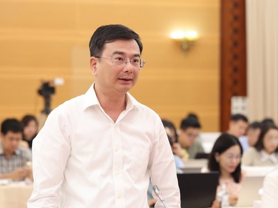 Phó thống đốc NHNN Phạm Thanh Hà trao đổi với báo chí tại họp báo Kl993 ưu đãi thưởng hấp dẫn chiều 3/7