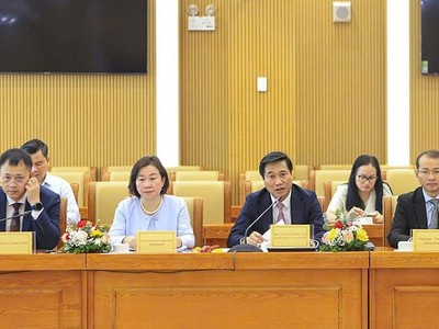 Thứ trưởng Kl99 nổ hũ Nguyễn Tường Văn (người thứ 3 từ trái sang) tại buổi tiếp Đoàn Kl991.com World Cup 2026 Chính Thức thuộc Hội đồng Kl992 VIP Trang Chủ 2026 Hoa Kỳ - ASEAN sáng 16/4