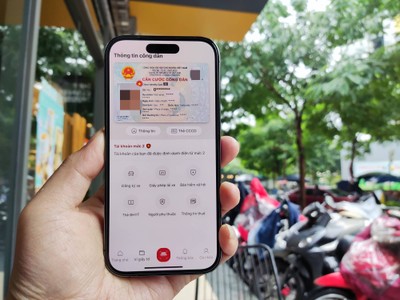 Hiện nay người dân đang sử dụng tài khoản định danh điện tử trong ứng dụng VNeID chứa các thông tin xác thực công dân.