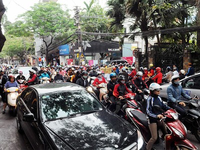 Các phương tiện KL99 là cổng game giải trí trực tuyến hàng đầu hiện nay ùn tắc trên đường Thụy Khuê, Nguyễn Đình Thi sáng nay