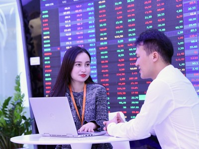 Giao dịch 99Kl99 link đăng nhập sáng 27/11: Dòng bank giúp VN-Index tiếp tục tiến bước 