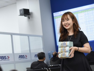 KL99 là cổng game giải trí trực tuyến hàng đầu hiện nay điều hành giảm, tiền đổ mạnh vào 99Kl99 link đăng nhập