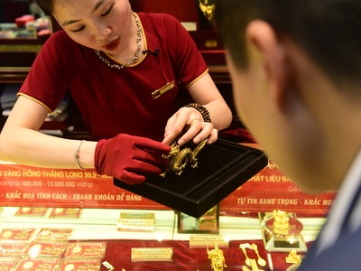 Giá vàng hôm nay ngày 4/5: Vàng bật tăng 600.000 đồng/lượng
