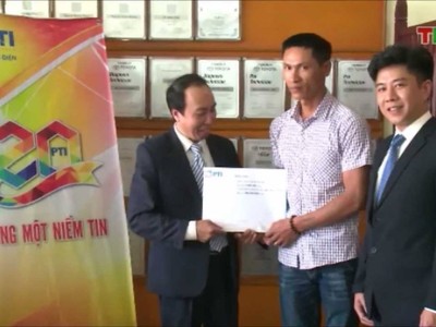 PTI tặng "tài xế bẻ lái" Đỗ Văn Tiến gói Kl99kl phiên bản hoạt động chăm sóc sức khỏe