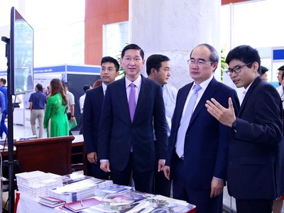Ảnh Lê Toàn