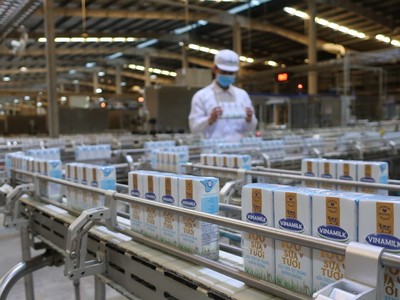 Doanh thu thuần hợp nhất quý II/2020 của Vinamilk (VNM) đạt 15.495 tỷ đồng, tăng trưởng 6%