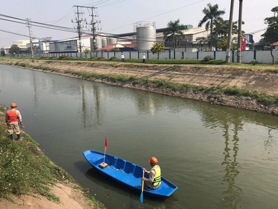 Làm sạch kênh tại Hưng Yên