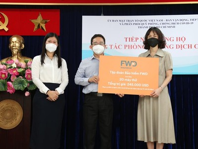 FWD Việt Nam đóng góp hơn 23 tỷ đồng cho các hoạt động phòng chống Covid-19