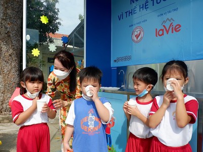 La Vie tài trợ hệ thống nước uống cho gần 10.000 học sinh ở Long An