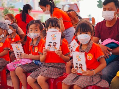 Chương trình “Sinh Con, Sinh Cha” đến với hơn 500 phụ huynh, trẻ em tỉnh Quảng Nam 